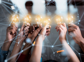 起亚kxcross买的人多吗