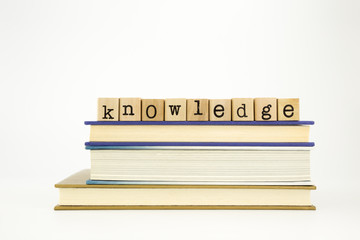 交通事故中没有出示警示三角架双方都处罚吗。需处罚多少？