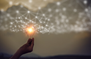 认清八种交警手势信号口诀